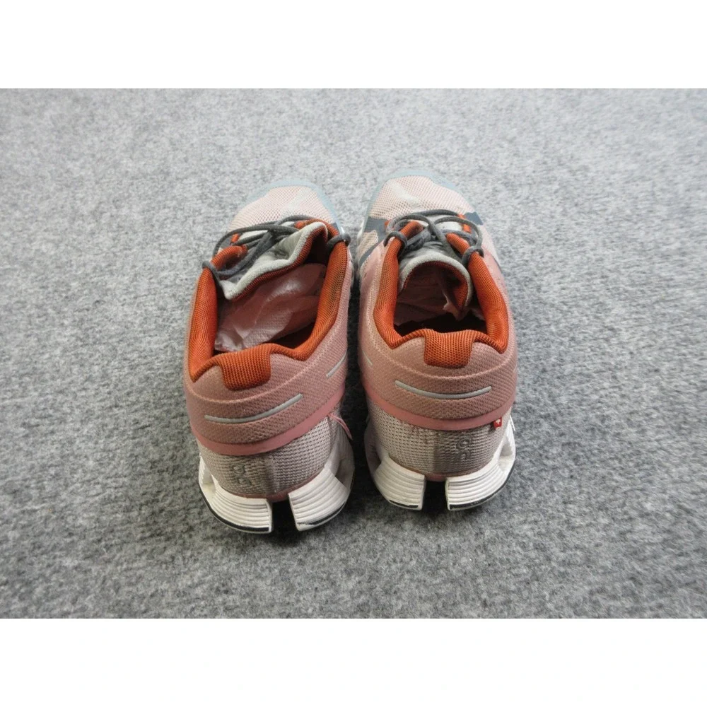 On Cloud Running Shoes Womens Size 9 Lightweight Swiss Athletic Trainers Sneaker